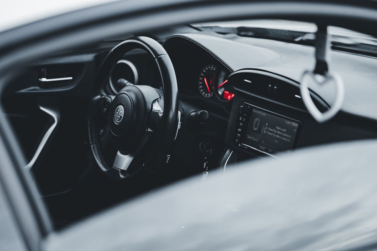 Autotür macht beim Fahren Geräusche – Dichtung oder Verkleidung?